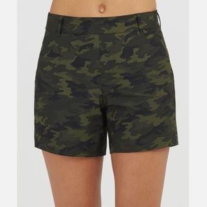 NWT SPANX Sunshine Shorts 4" InsPull On 4-Way Stretch Pockets XL in Green Camo